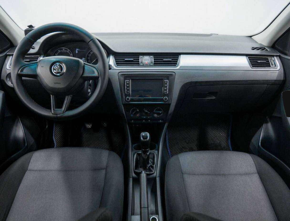 Купить Skoda Rapid, 2017, 157 992 км, фото №14