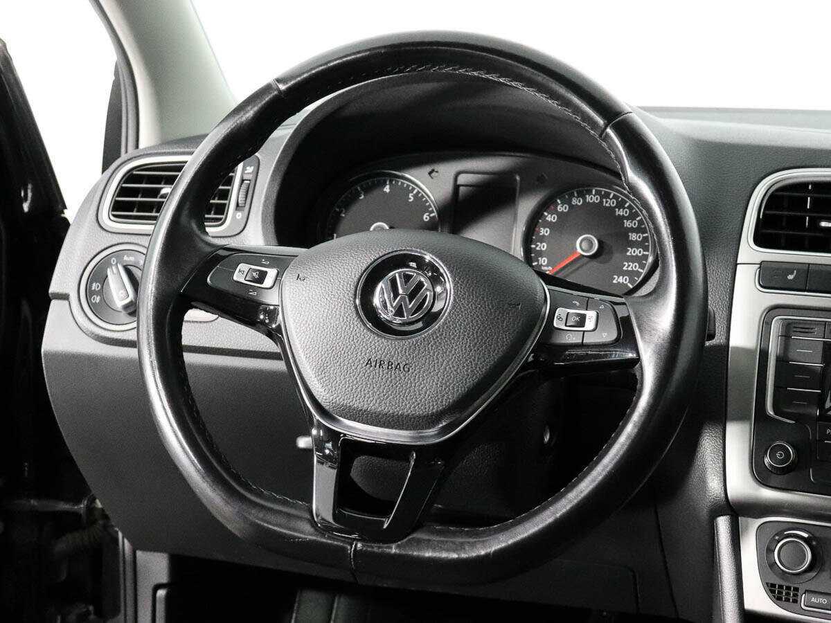 Купить Volkswagen Polo, 2017, 66 000 км, фото №15