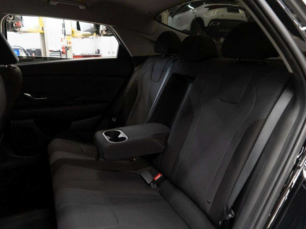 Купить Hyundai Elantra, 2021, 61 830 км, фото №7