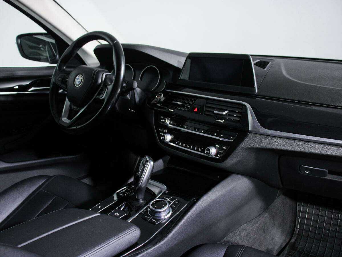 Купить BMW 5 серии 520d, 2017, 157 968 км, фото №8