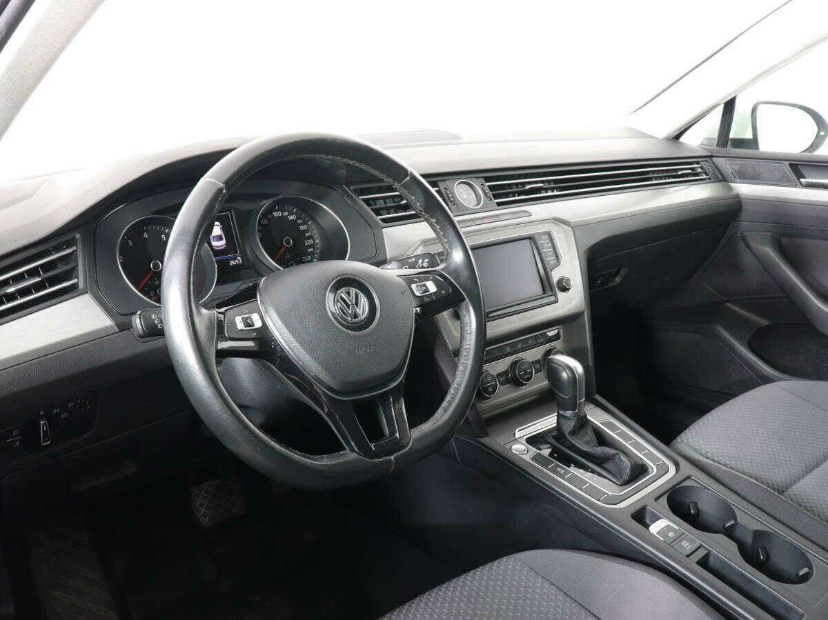 Купить Volkswagen Passat, 2016, 78 106 км, фото №9