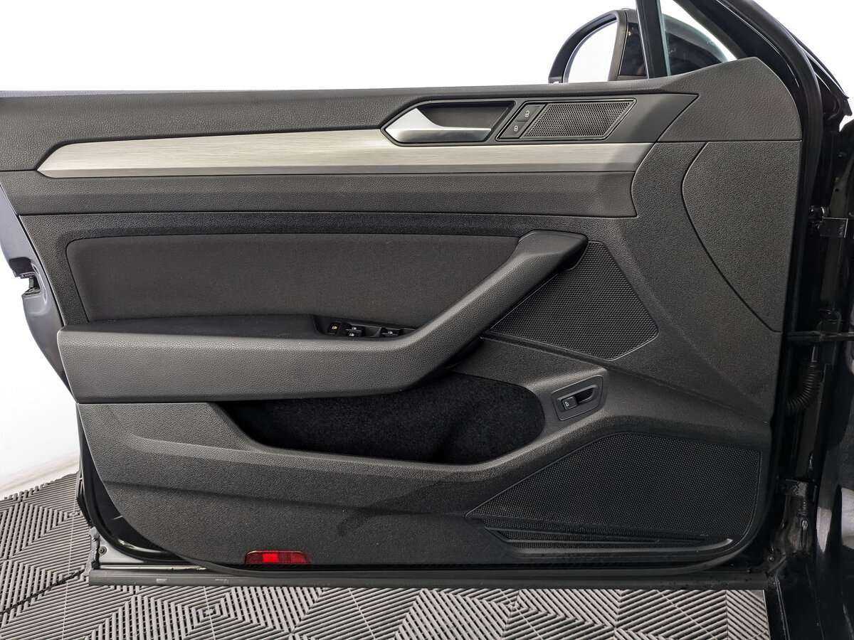 Купить Volkswagen Passat, 2016, 61 012 км, фото №14