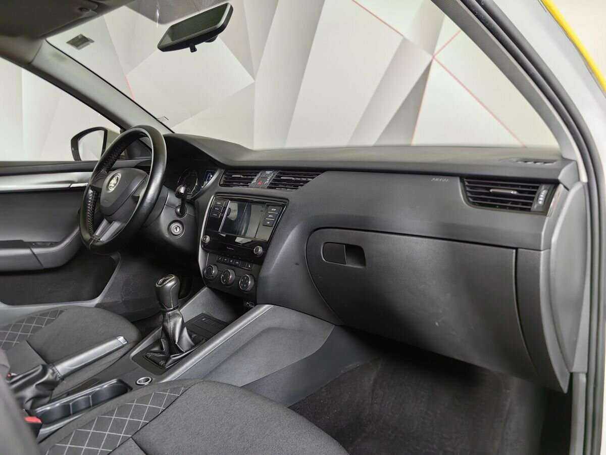 Купить Skoda Octavia, 2019, 247 658 км, фото №9