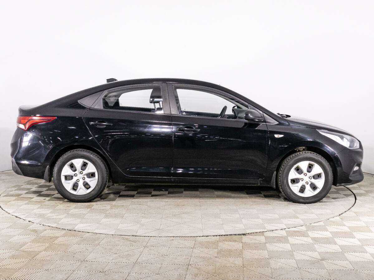 Купить Hyundai Solaris, 2017, 69 118 км, фото №4