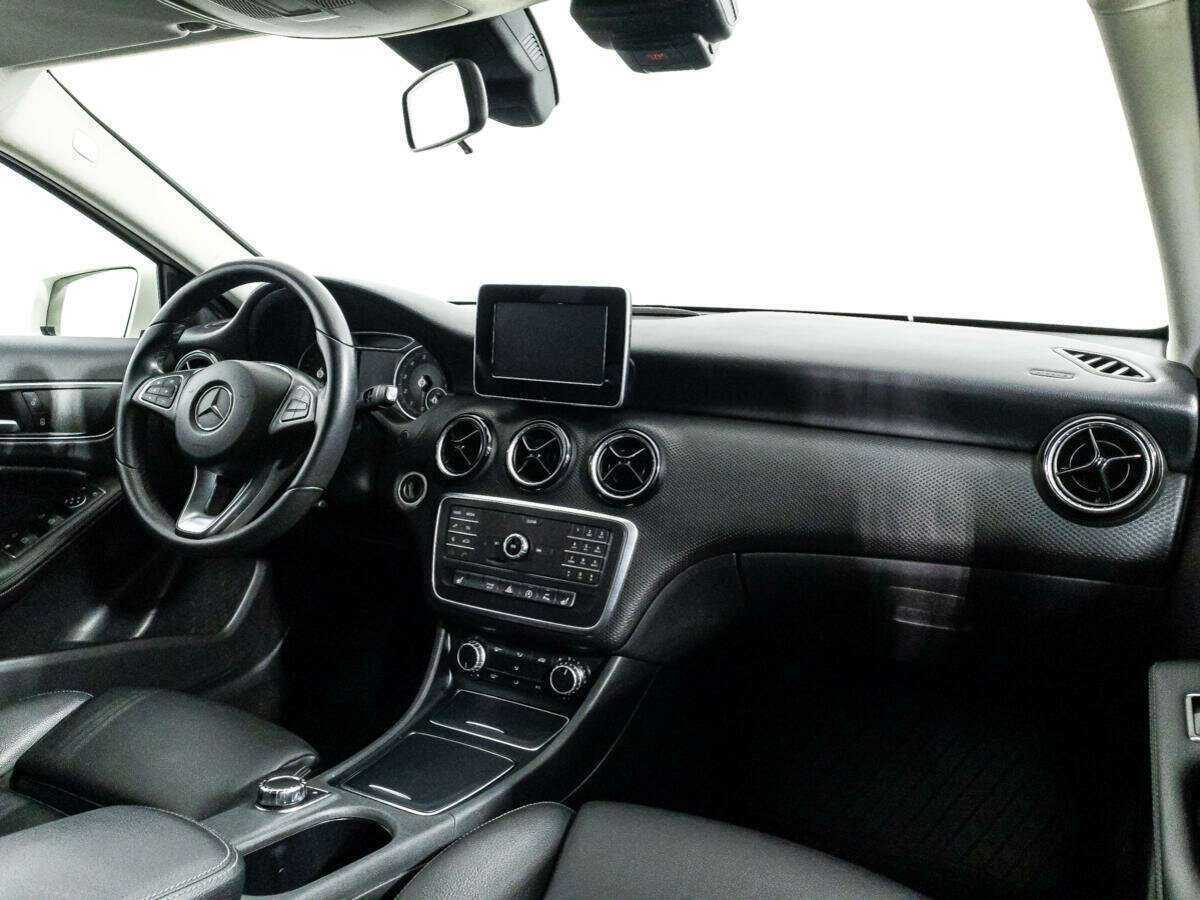 Купить Mercedes-Benz A-Класс 180, 2016, 84 242 км, фото №9