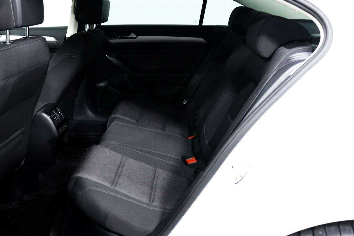 Купить Volkswagen Passat, 2016, 89 158 км, фото №12