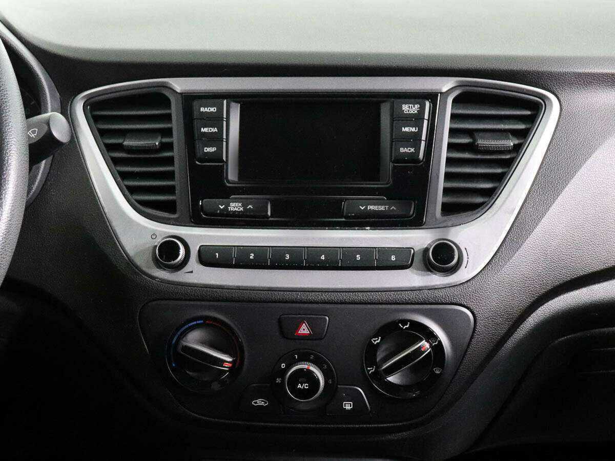 Купить Hyundai Solaris, 2017, 75 300 км, фото №12