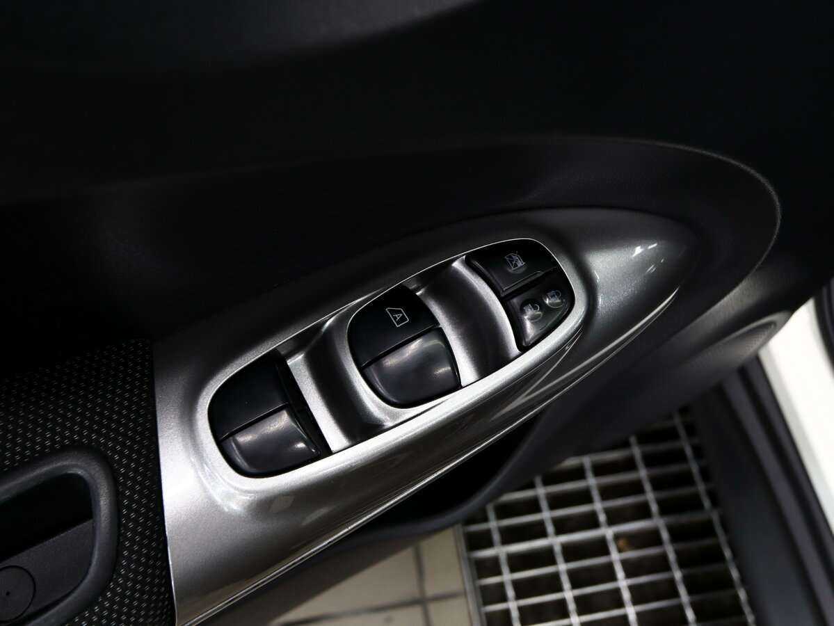 Купить Nissan Juke, 2012, 242 000 км, фото №14