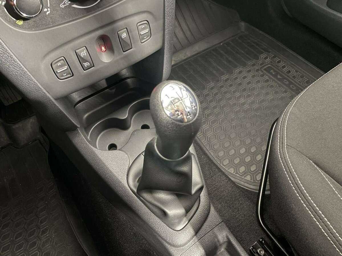 Купить Renault Logan, 2016, 50 412 км, фото №13