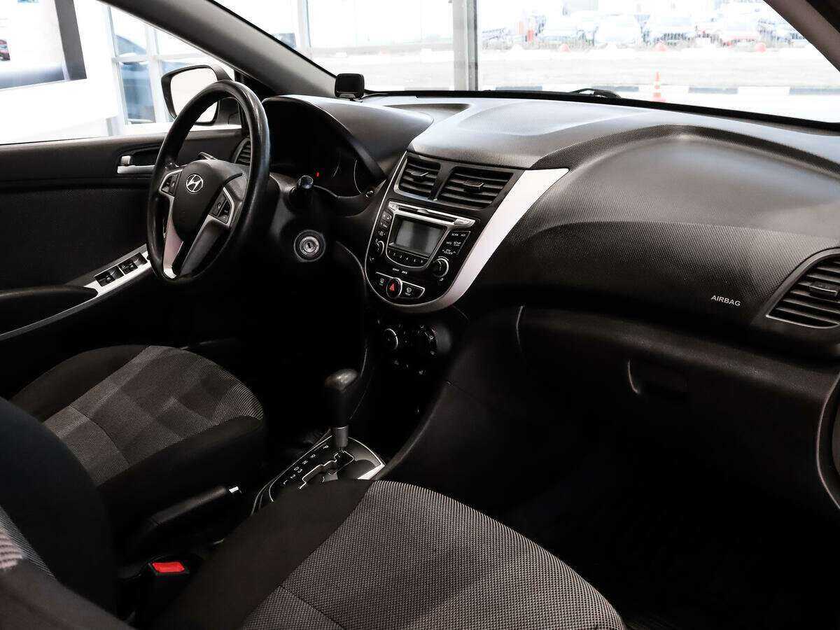 Купить Hyundai Solaris, 2012, 124 753 км, фото №11