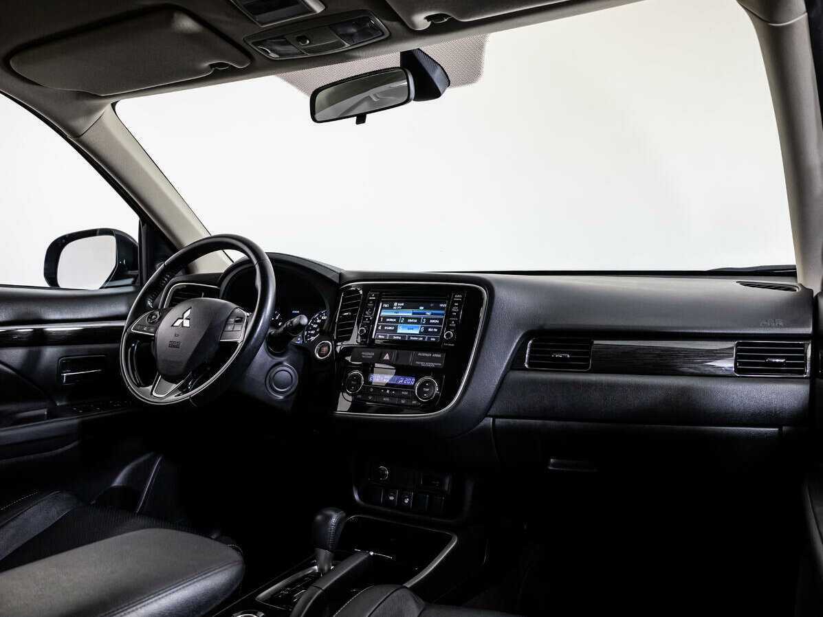 Купить Mitsubishi Outlander, 2017, 115 060 км, фото №9