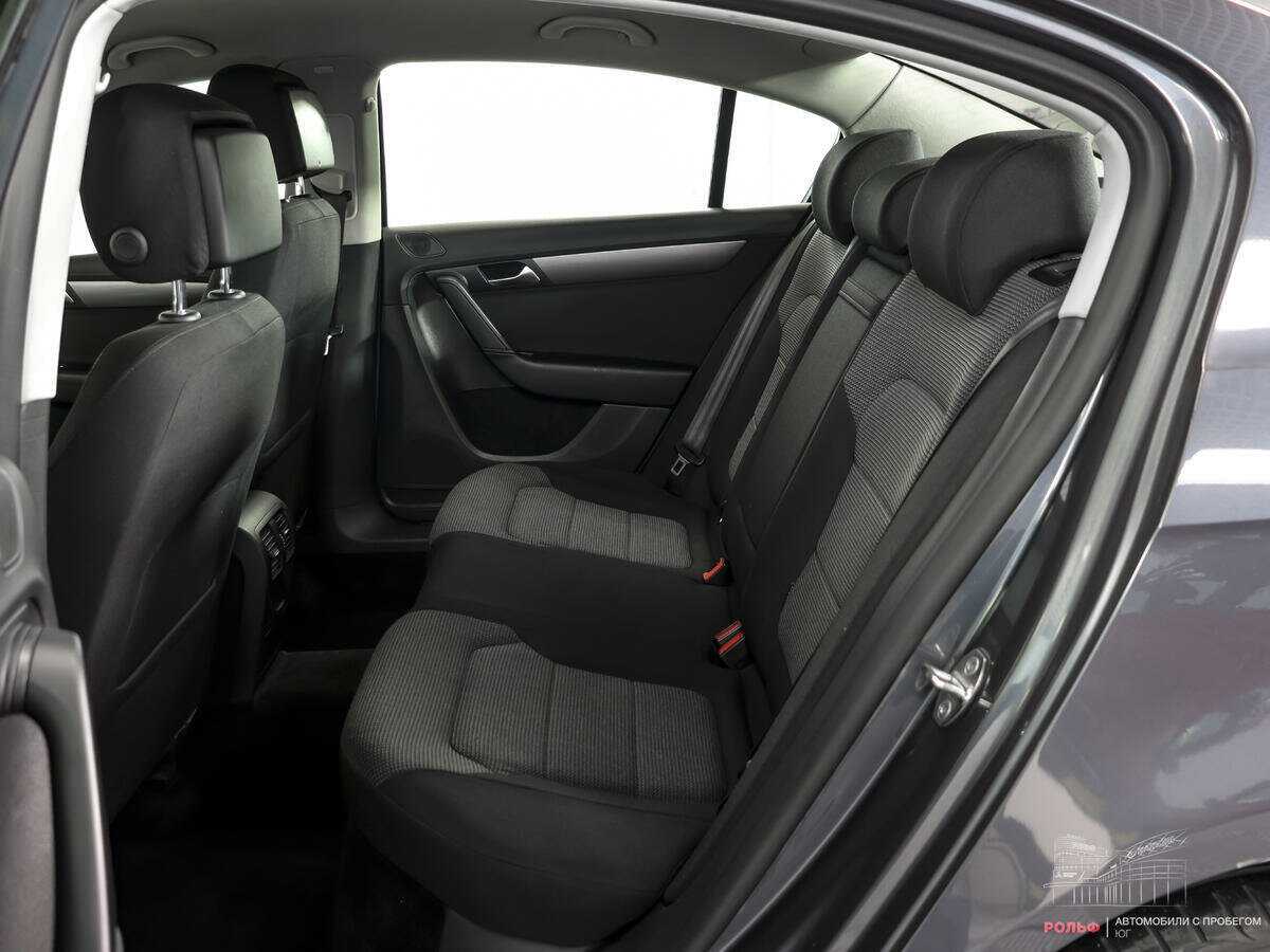 Купить Volkswagen Passat, 2012, 162 581 км, фото №9