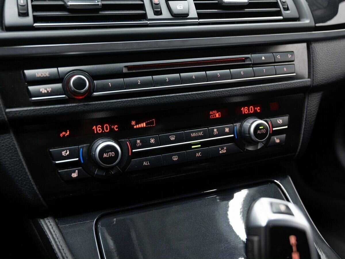 Купить BMW 5 серии 528i xDrive, 2012, 194 204 км, фото №18