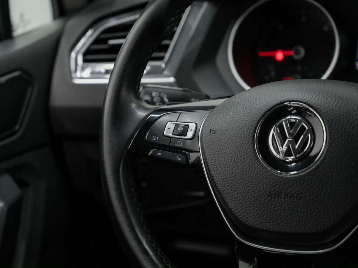Купить Volkswagen Tiguan, 2018, 120 199 км, фото №13