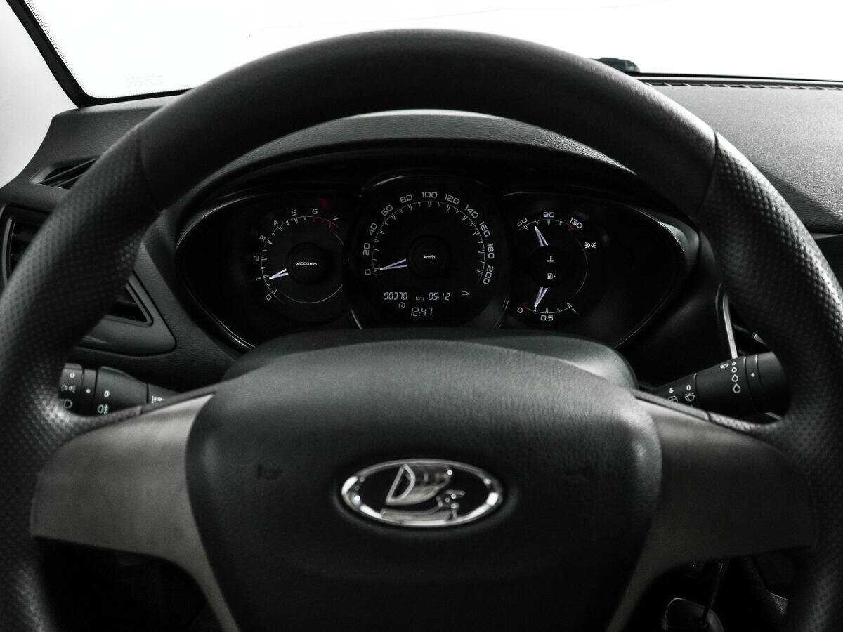 Купить Lada (ВАЗ) Vesta, 2017, 90 377 км, фото №13