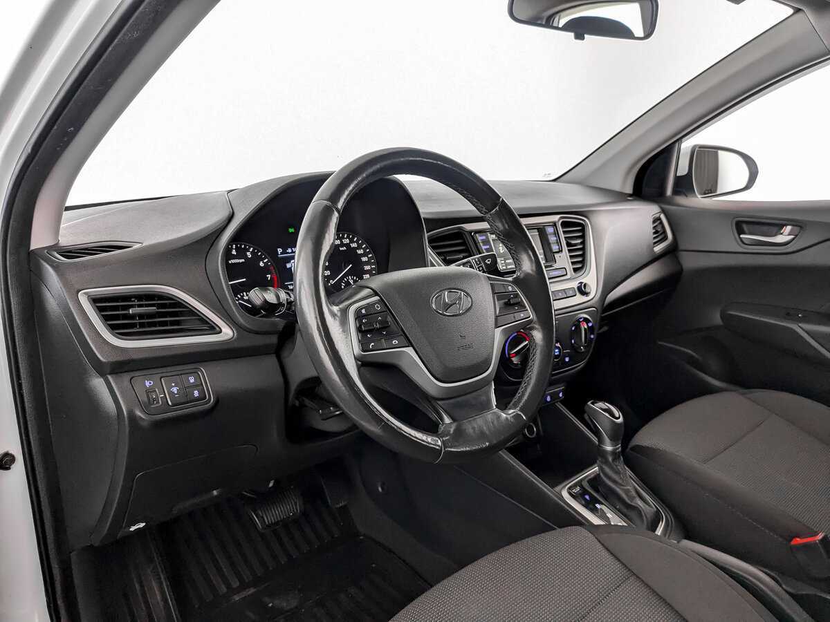 Купить Hyundai Solaris, 2018, 128 050 км, фото №15