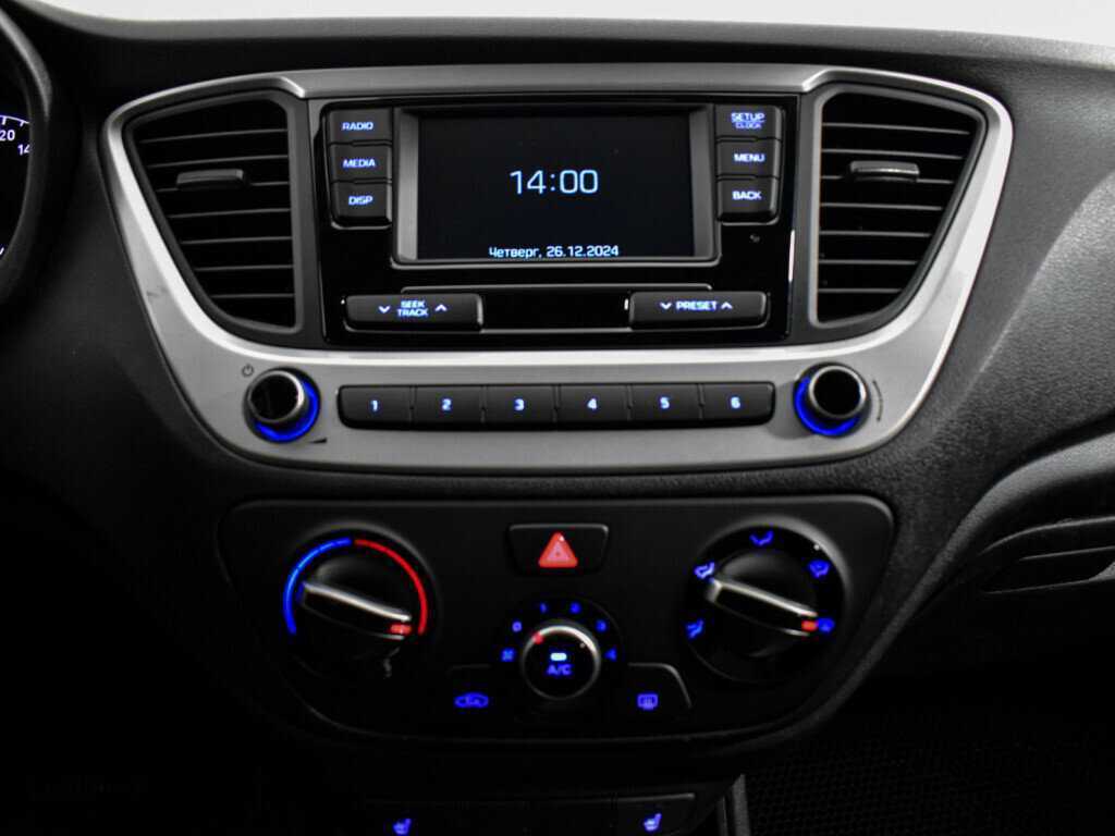 Купить Hyundai Solaris, 2017, 118 971 км, фото №14