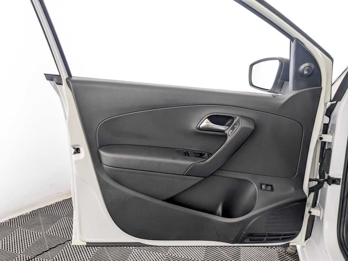 Купить Volkswagen Polo, 2020, 146 373 км, фото №17