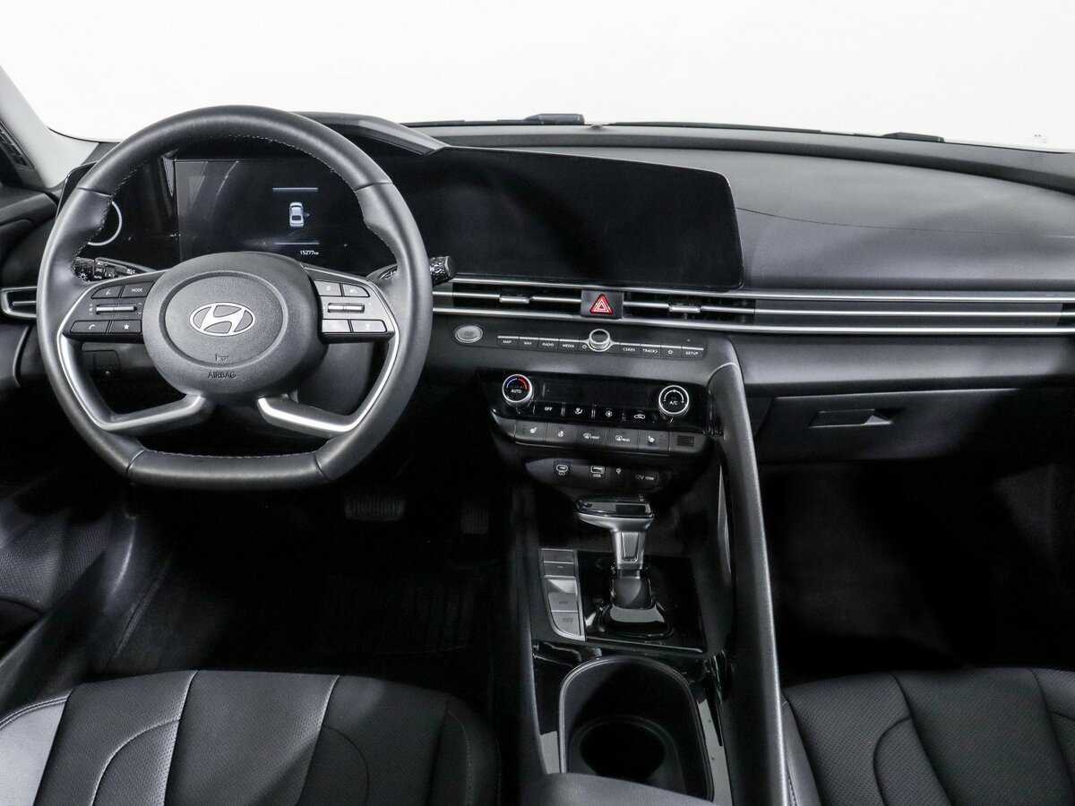 Купить Hyundai Elantra, 2023, 15 220 км, фото №9