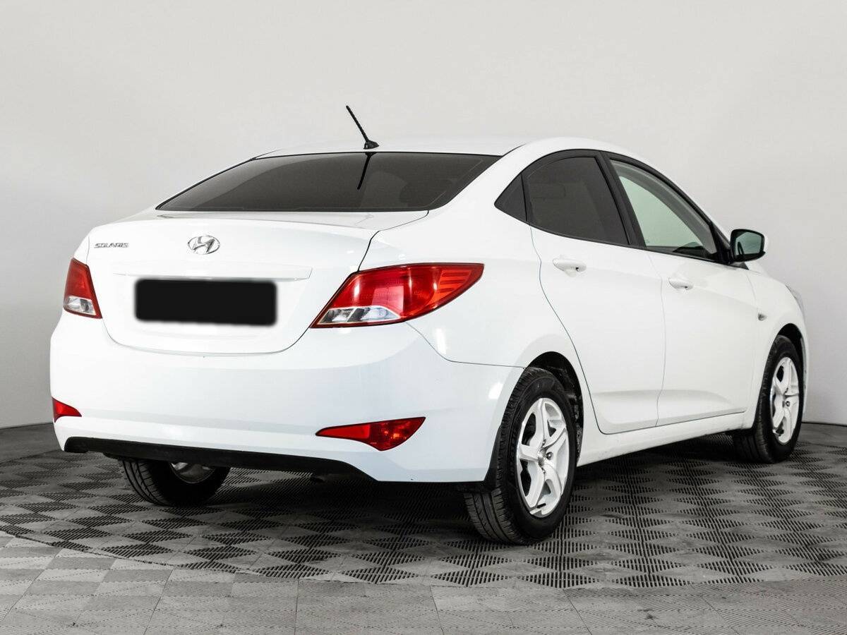 Купить Hyundai Solaris, 2016, 112 982 км, фото №4