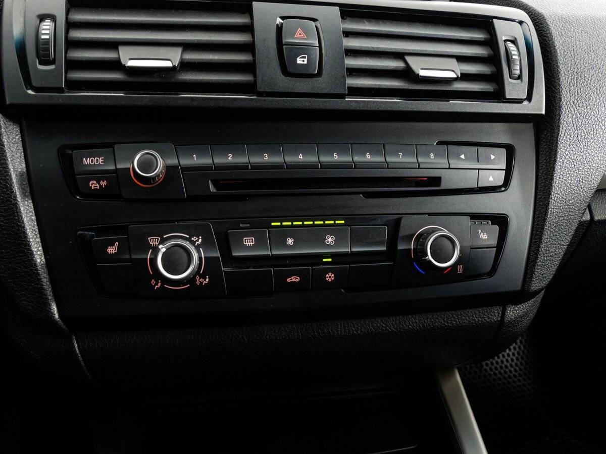 Купить BMW 1 серии 116i, 2012, 195 162 км, фото №14