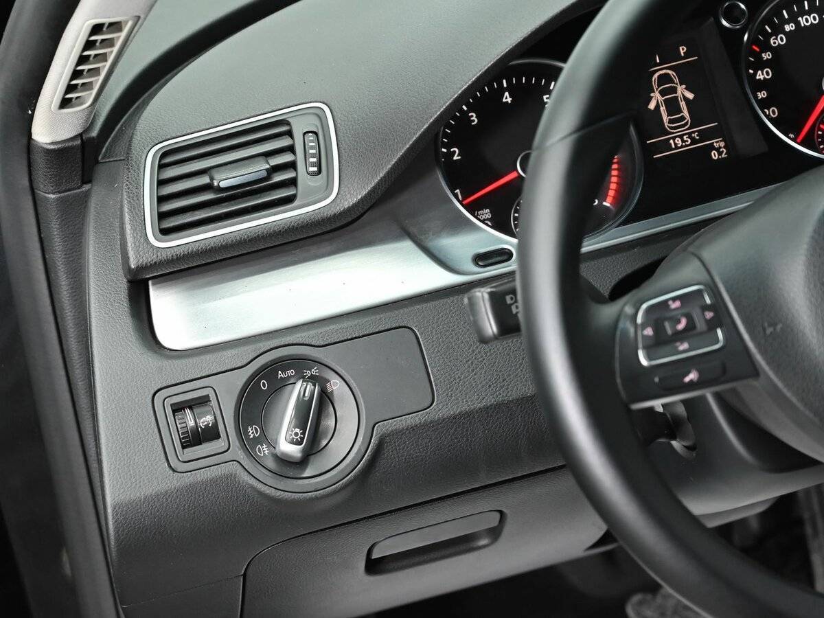 Купить Volkswagen Passat, 2012, 171 000 км, фото №9