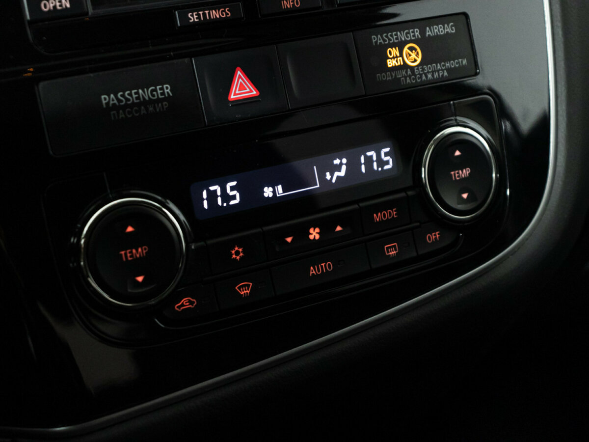 Купить Mitsubishi Outlander III Рестайлинг, 2014, 121 050 км, фото №17