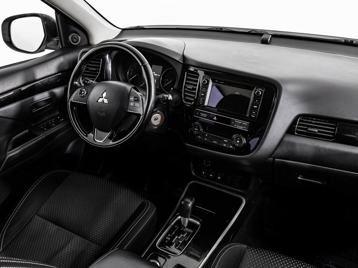 Купить Mitsubishi Outlander III Рестайлинг 3, 2018, 126 249 км, фото №9